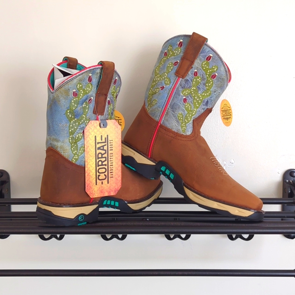 Woman's Boots 👢